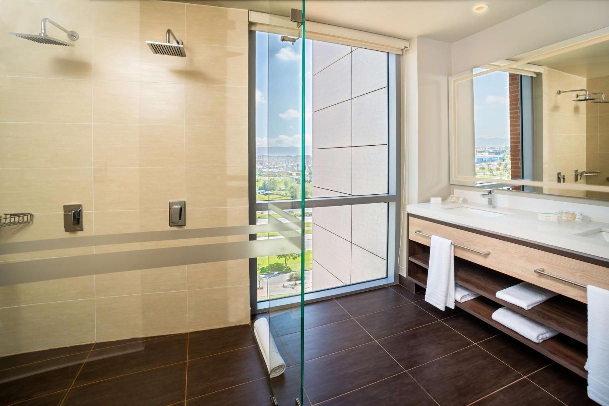 Hilton Garden Inn Bogota Airport Eksteriør billede