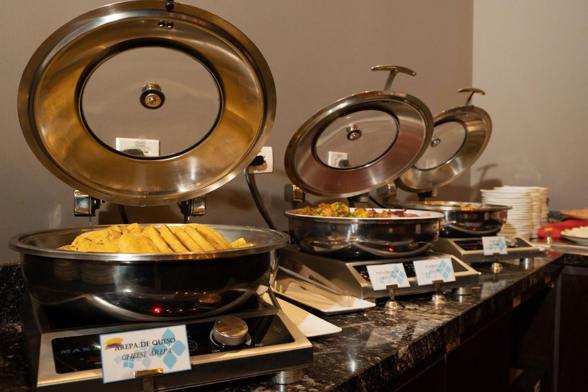 Hilton Garden Inn Bogota Airport Eksteriør billede